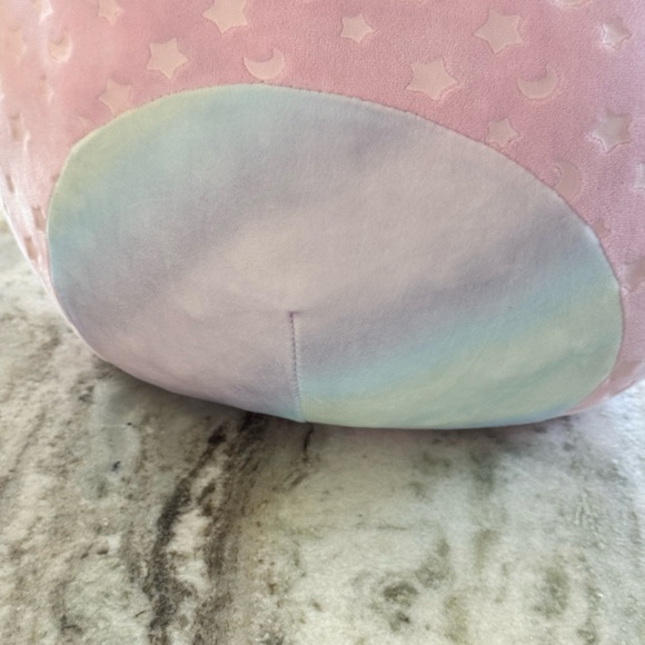 Squishmallows Pink Axolotl Plush
Glow in the dark - Picture 5 of 8